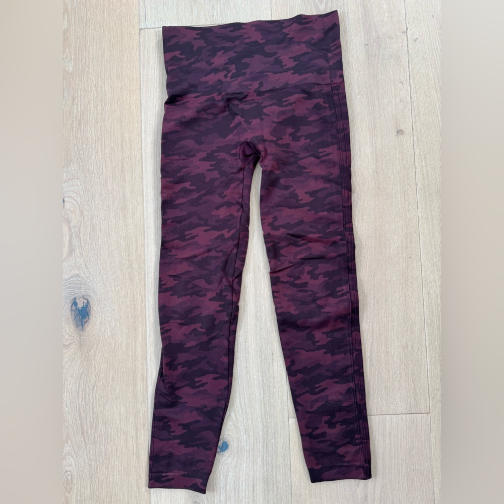 Spanx red camo legging with side piping